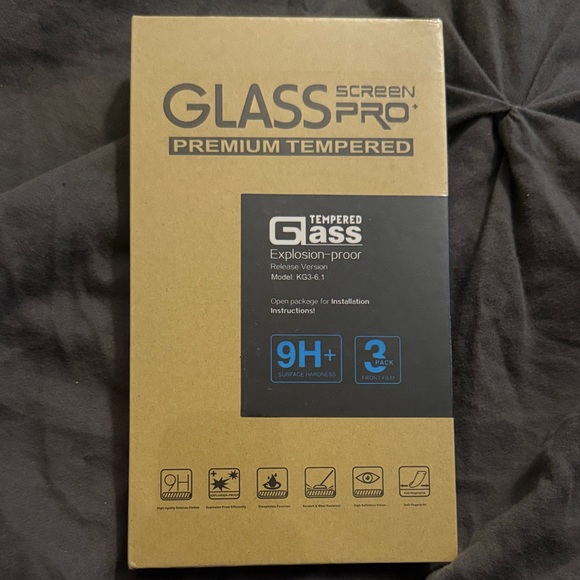 Amazon Premium Tempered Glass Screen Protector for iPhone 11 and XR - Picture 1 of 6